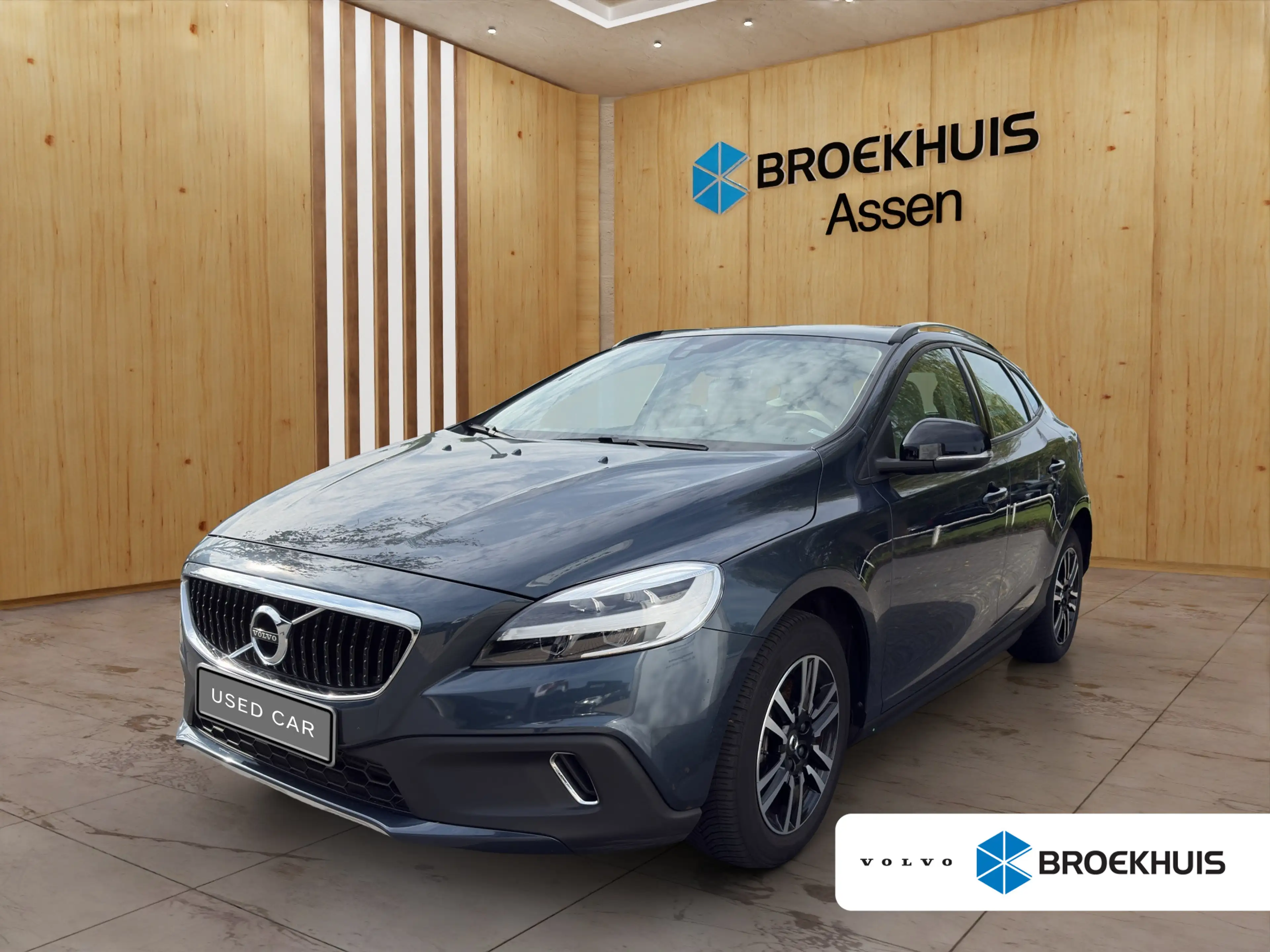 Volvo V40 Cross Country 1.5 T3 Edition+ | Verwarmde Voorstoelen | Camera |