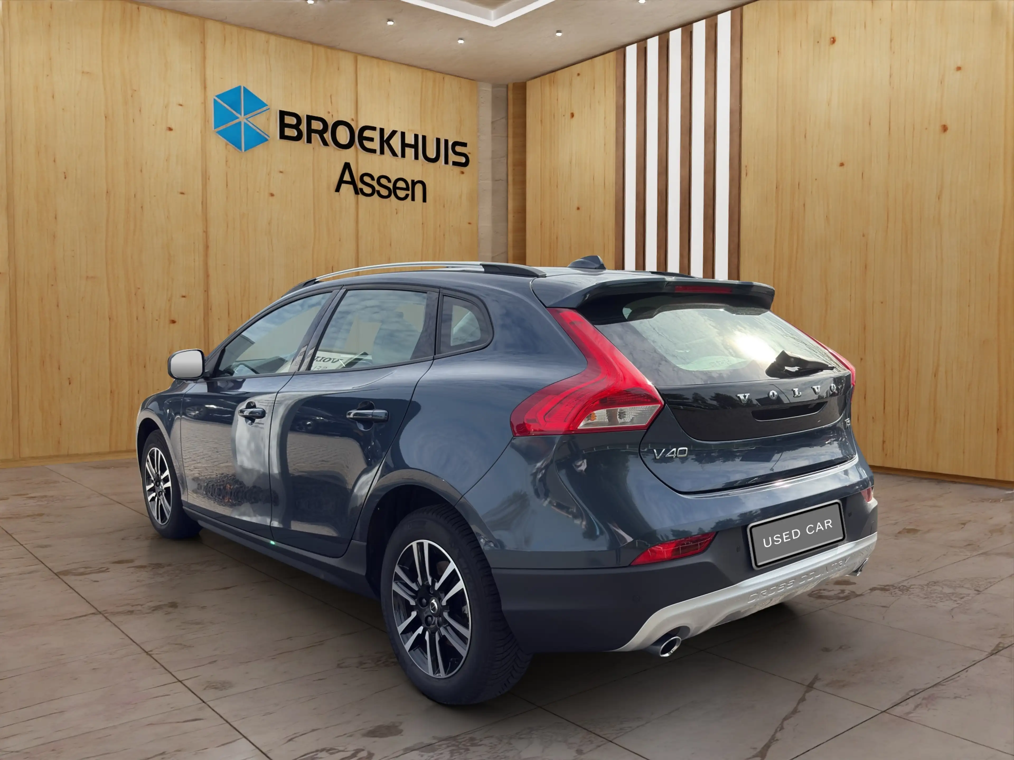 Volvo V40 Cross Country 1.5 T3 Edition+ | Verwarmde Voorstoelen | Camera | — photo 3