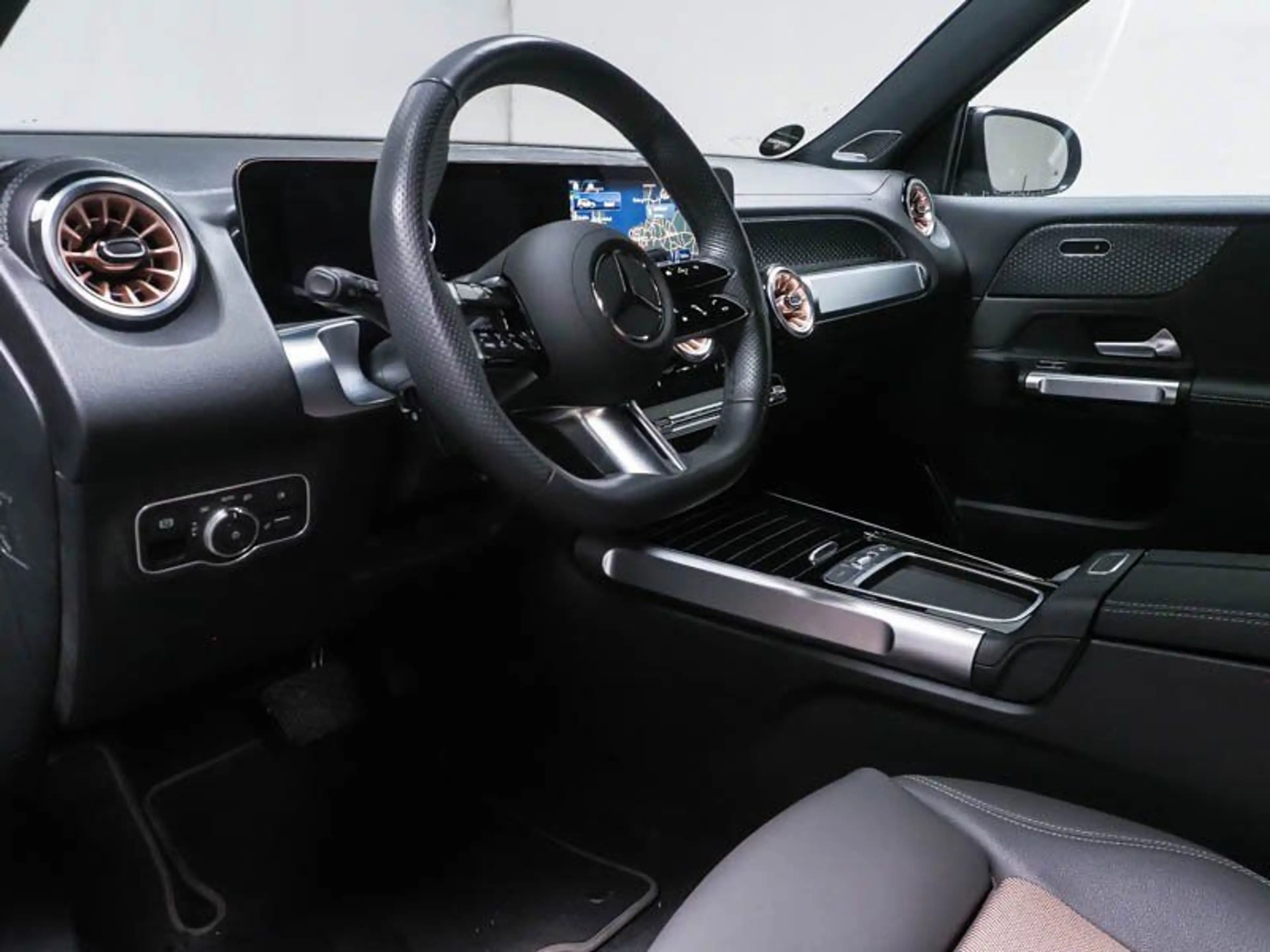 Mercedes-Benz EQB 250 EL-ART-ADV+ PANO 360° 19"AMG BURMESTER — photo 8