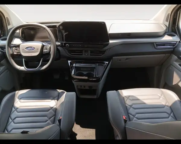 Ford Tourneo Custom view 10