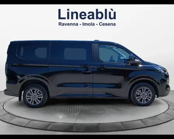 Ford Tourneo Custom view 6