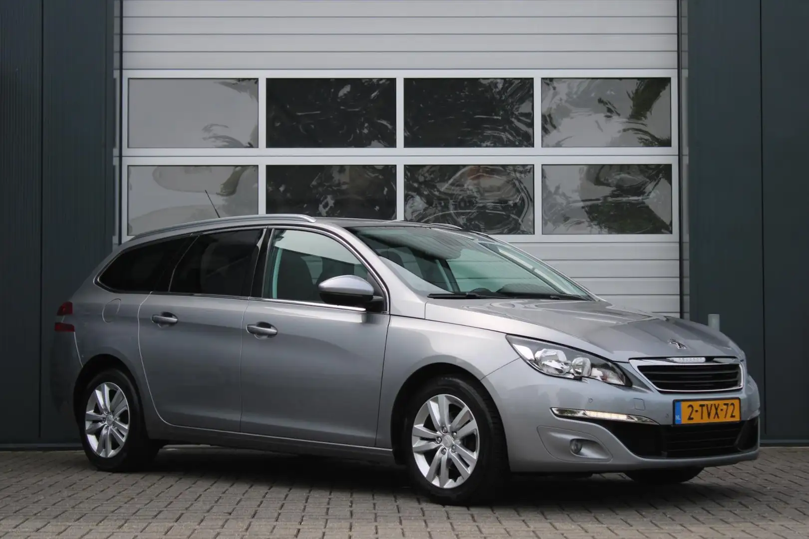 Peugeot 308 SW 1.6 BlueHDI Blue Lease Executive Clima/Cruise/N Grijs - 1