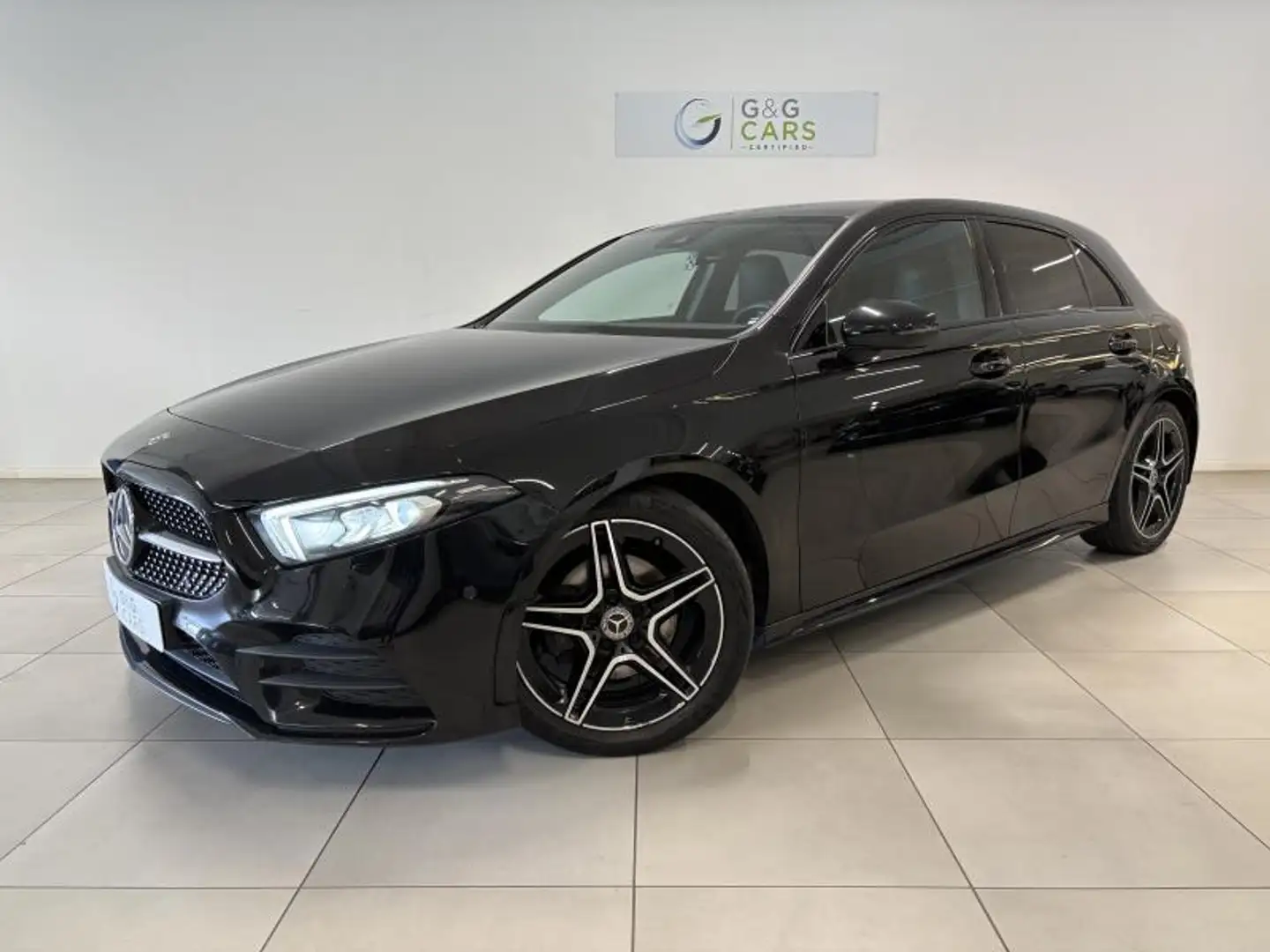Mercedes-Benz A 180 Pack AMG Schwarz - 1
