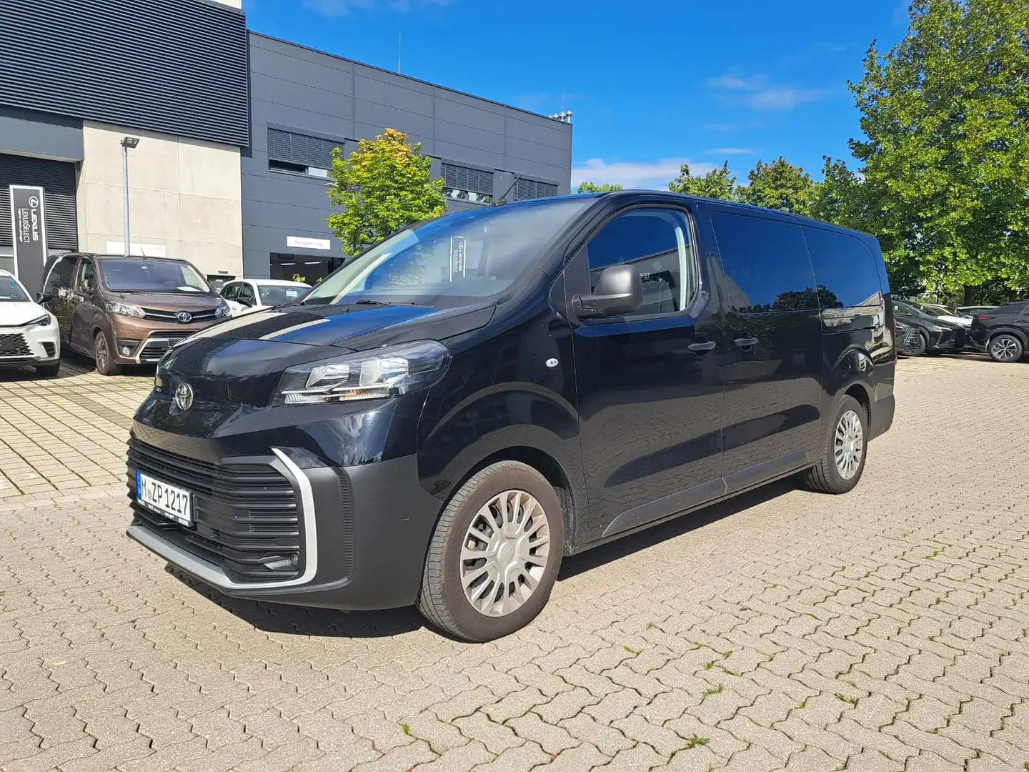 Toyota Proace Verso 2.0 D-4D L2 Comfort Matrix 2xKlima Zwart - 1