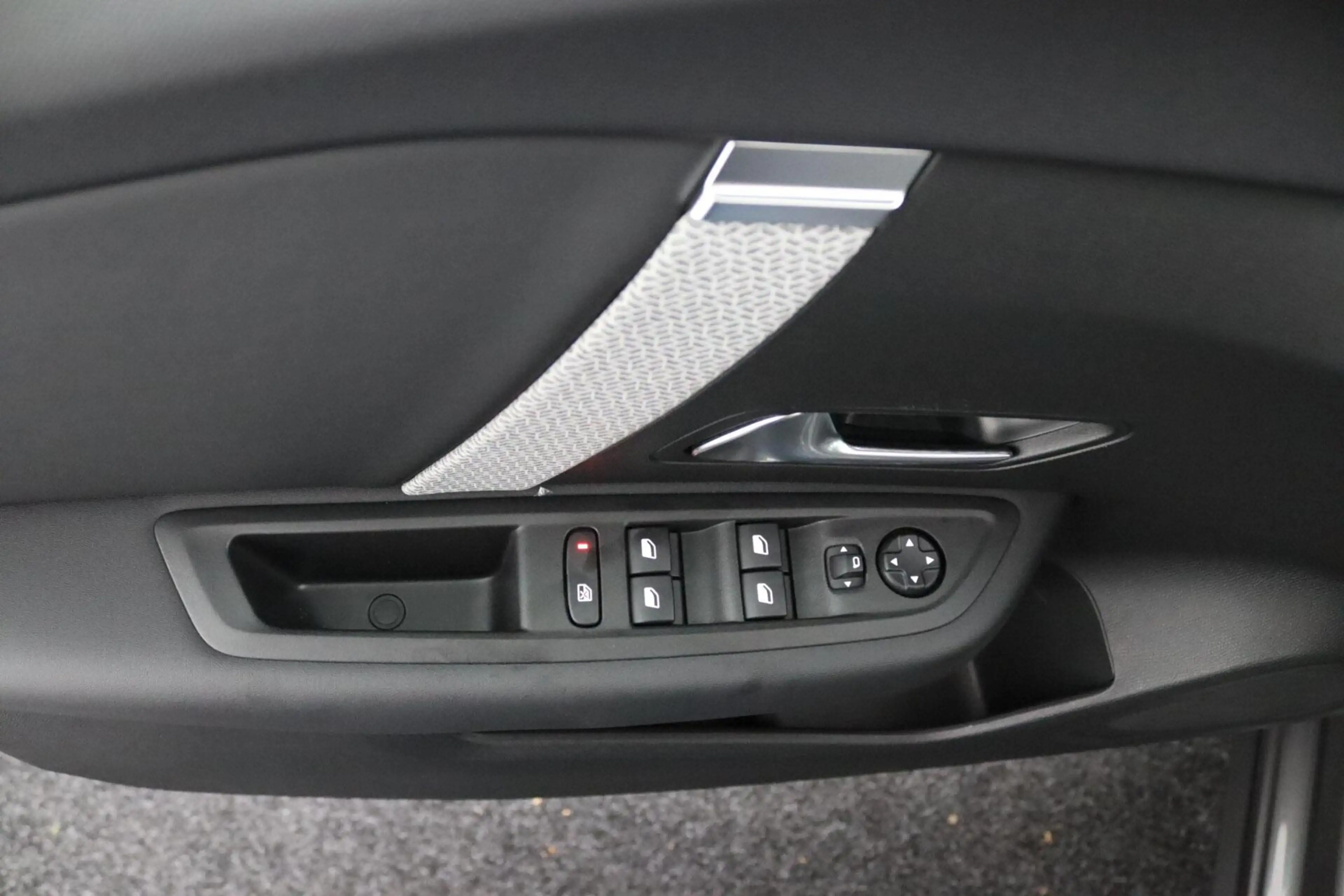 Citroen E-C4 Electric You 50 kWh — photo 17