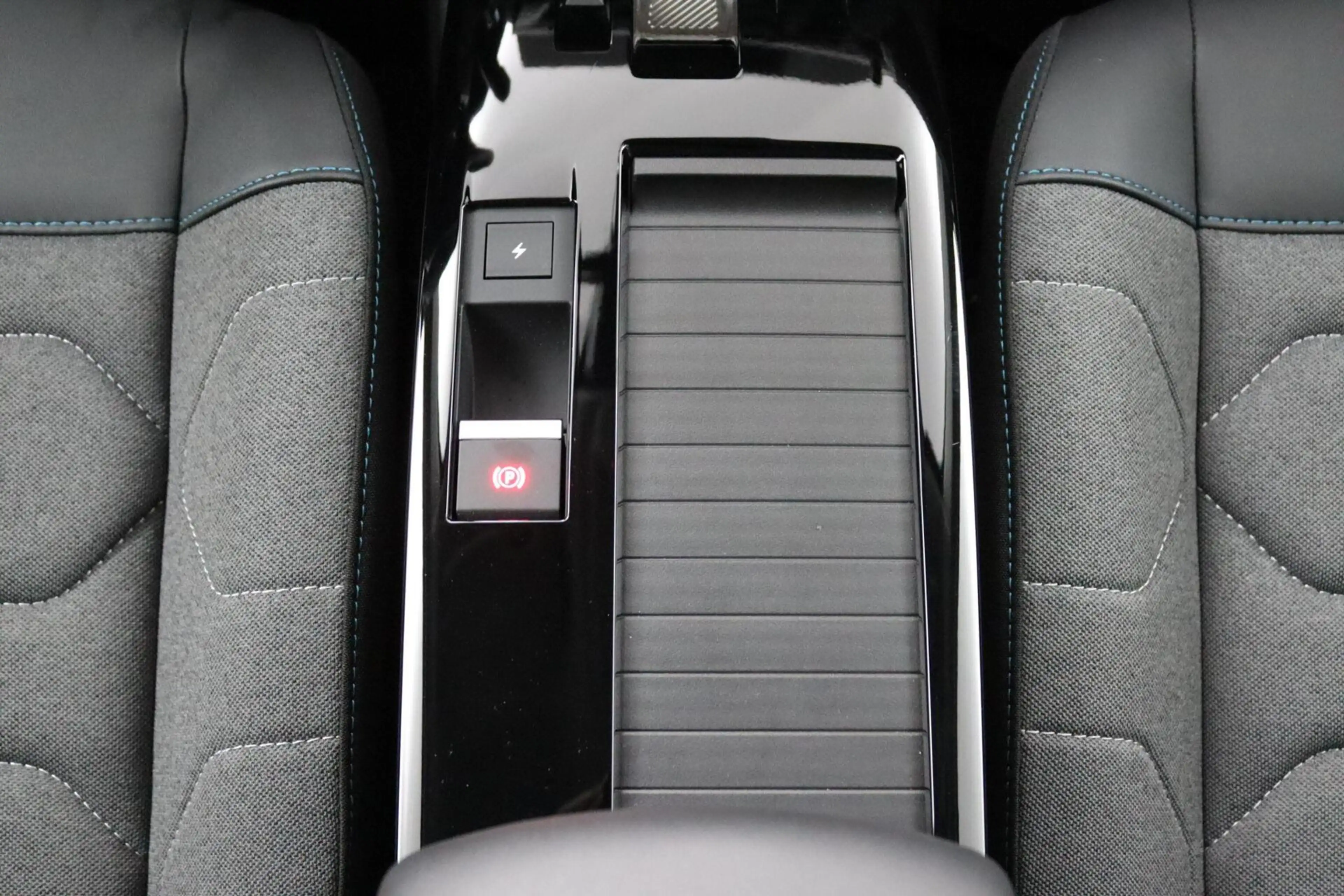 Citroen E-C4 Electric You 50 kWh — photo 28
