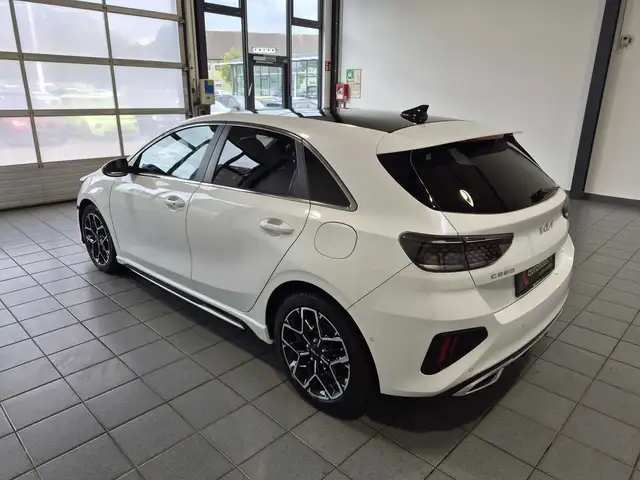 Kia Ceed view 4