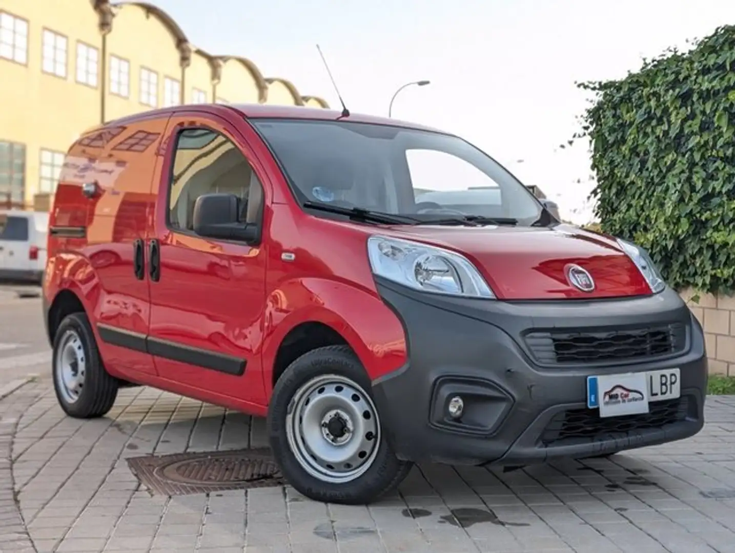 Fiat Fiorino Combi 1.4 GNC Base Rojo - 2