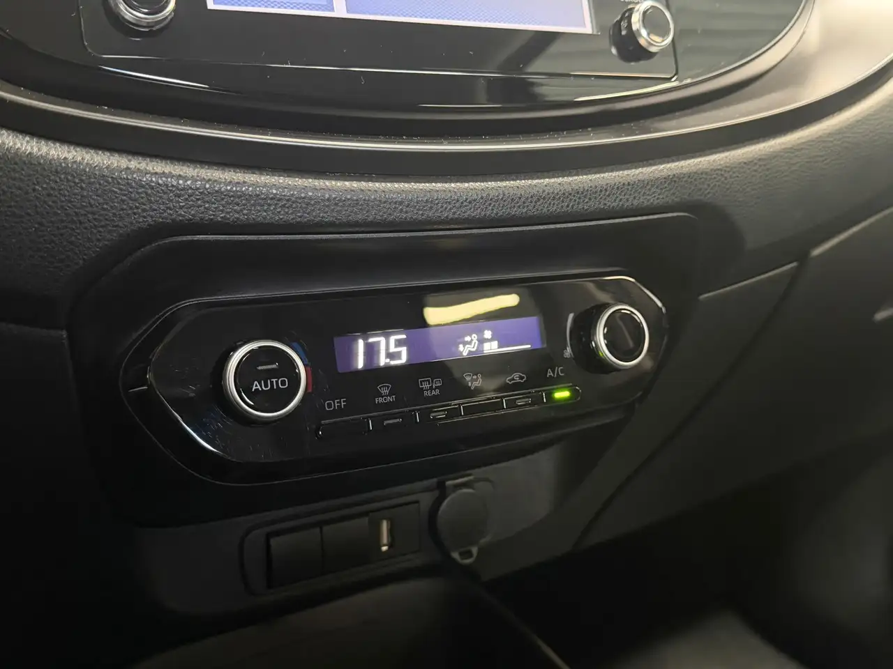 Toyota Aygo X 1.0 VVT-i MT first CAMERA 17'' CLIMATE CONTR, миниатюра 22