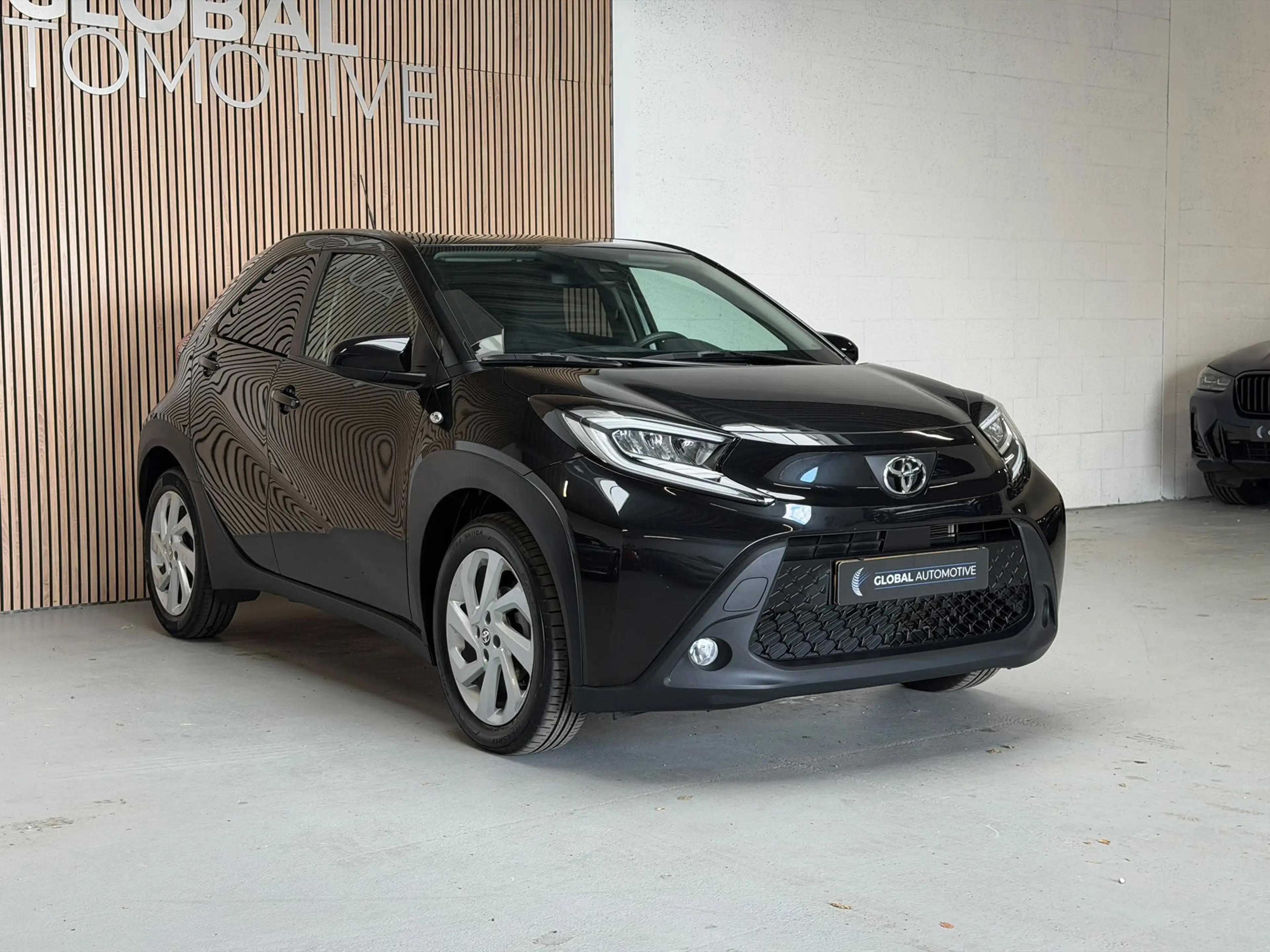 Toyota Aygo X 1.0 VVT-i MT first - CAMERA - 17'' - CLIMATE CONTR — photo 2