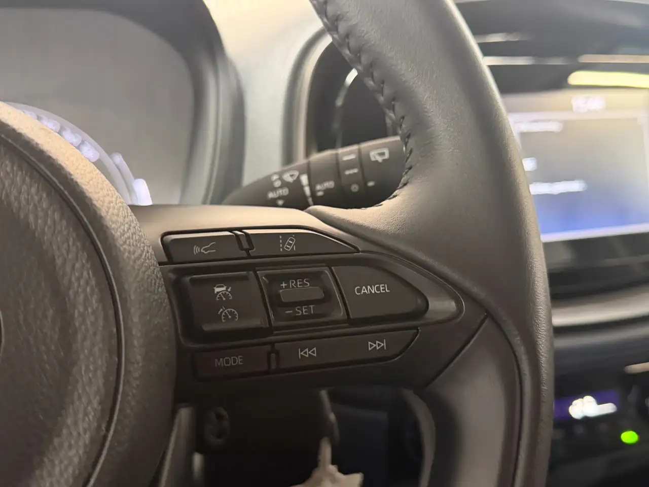 Toyota Aygo X 1.0 VVT-i MT first CAMERA 17'' CLIMATE CONTR, миниатюра 24