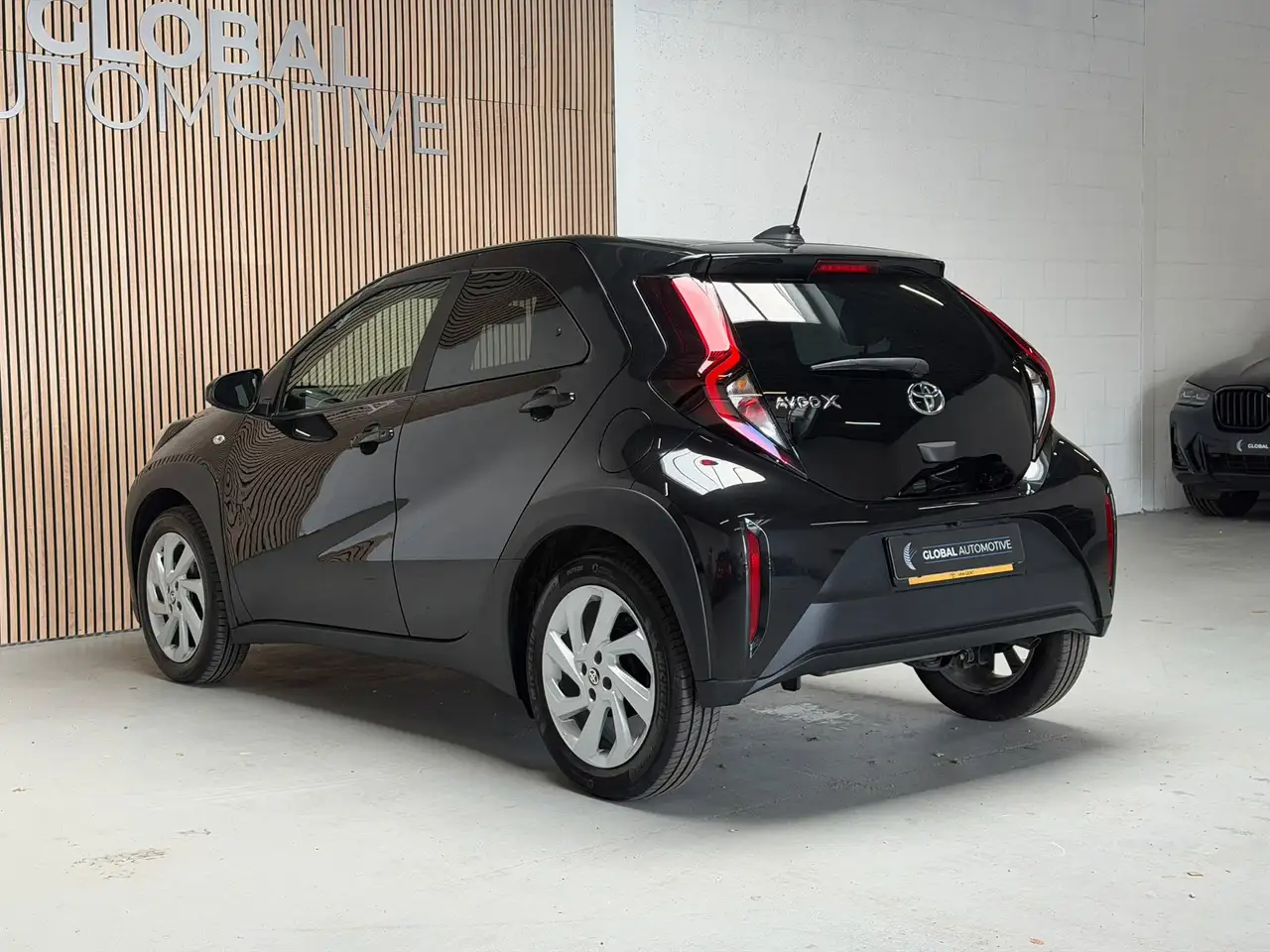 Toyota Aygo X 1.0 VVT-i MT first CAMERA 17'' CLIMATE CONTR, миниатюра 14
