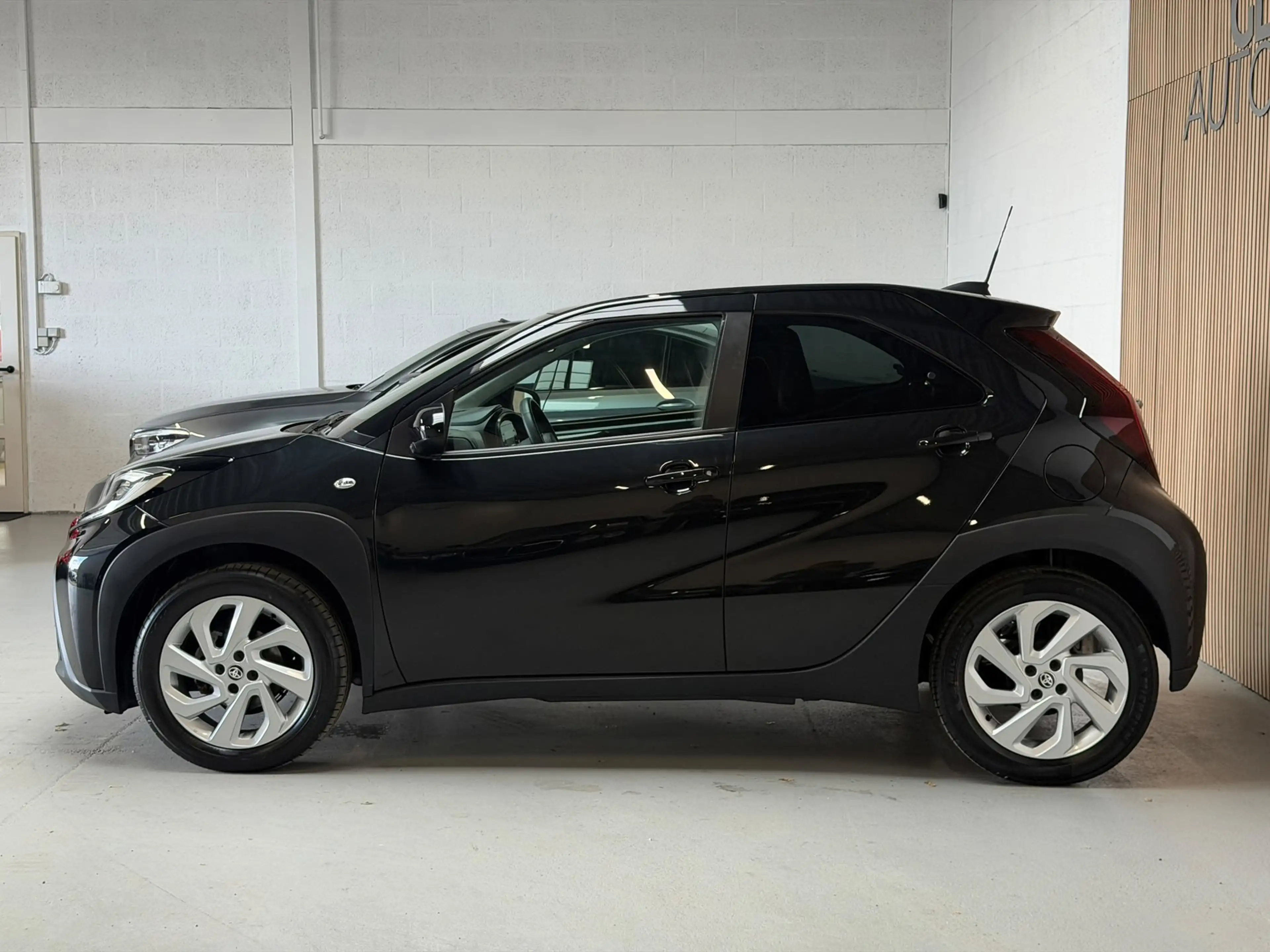 Toyota Aygo X 1.0 VVT-i MT first - CAMERA - 17'' - CLIMATE CONTR — photo 13