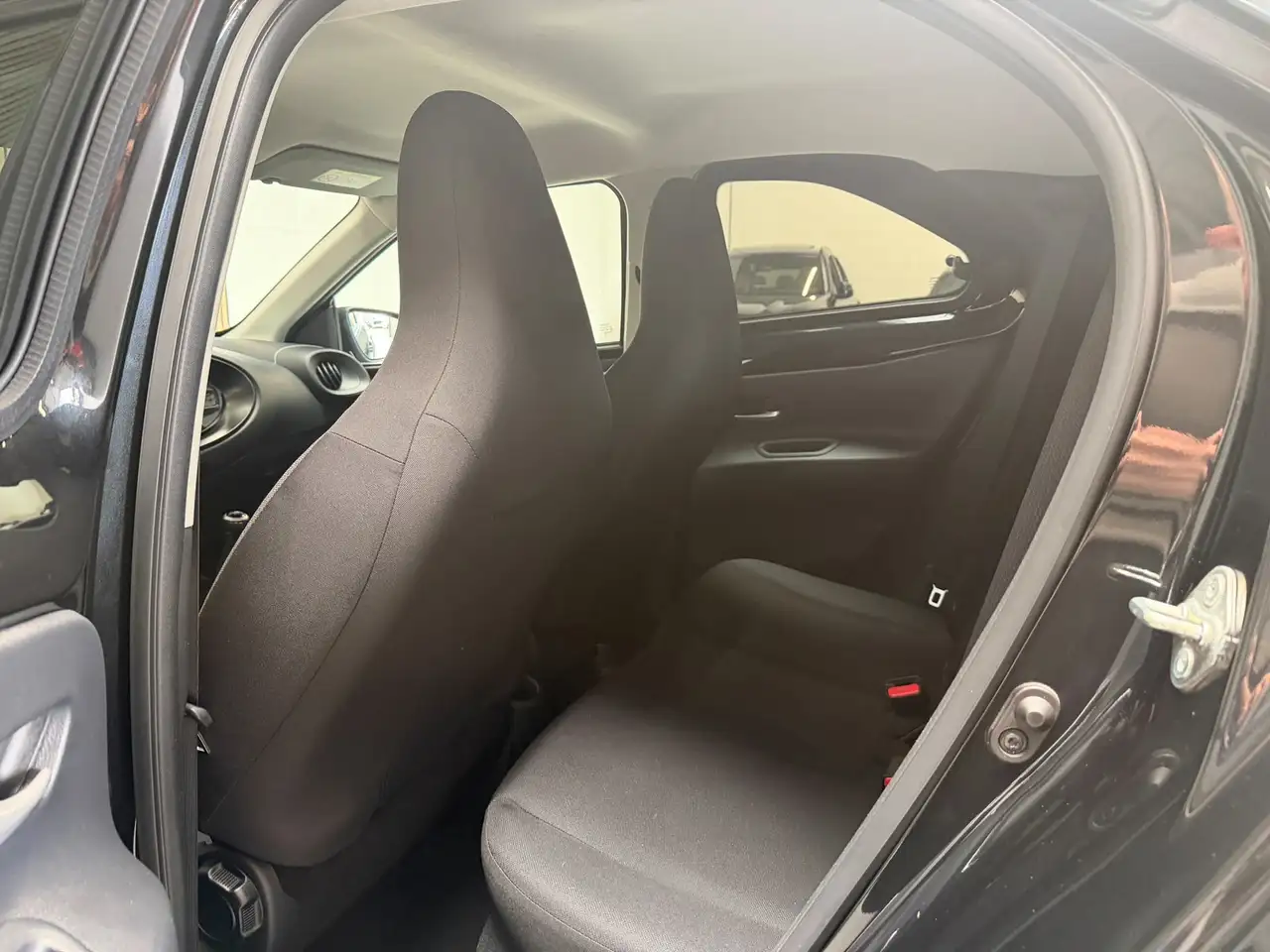 Toyota Aygo X 1.0 VVT-i MT first CAMERA 17'' CLIMATE CONTR, миниатюра 30