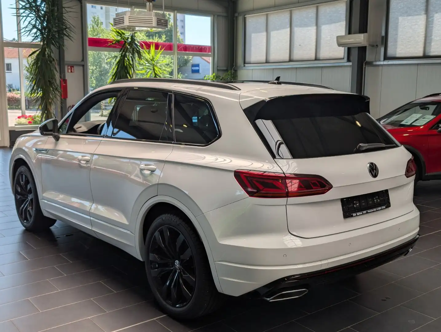 Volkswagen Touareg 3.0 V6 TDI 4Motion DPF Aut. R-Line Navi Weiß - 2