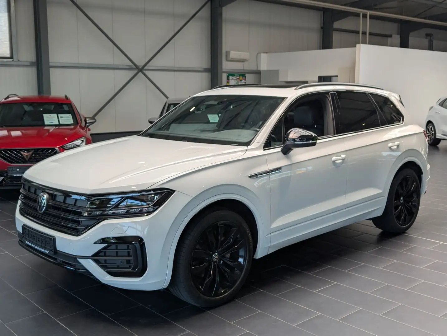 Volkswagen Touareg 3.0 V6 TDI 4Motion DPF Aut. R-Line Navi Weiß - 1