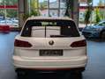 Volkswagen Touareg 3.0 V6 TDI 4Motion DPF Aut. R-Line Navi Weiß - thumbnail 4