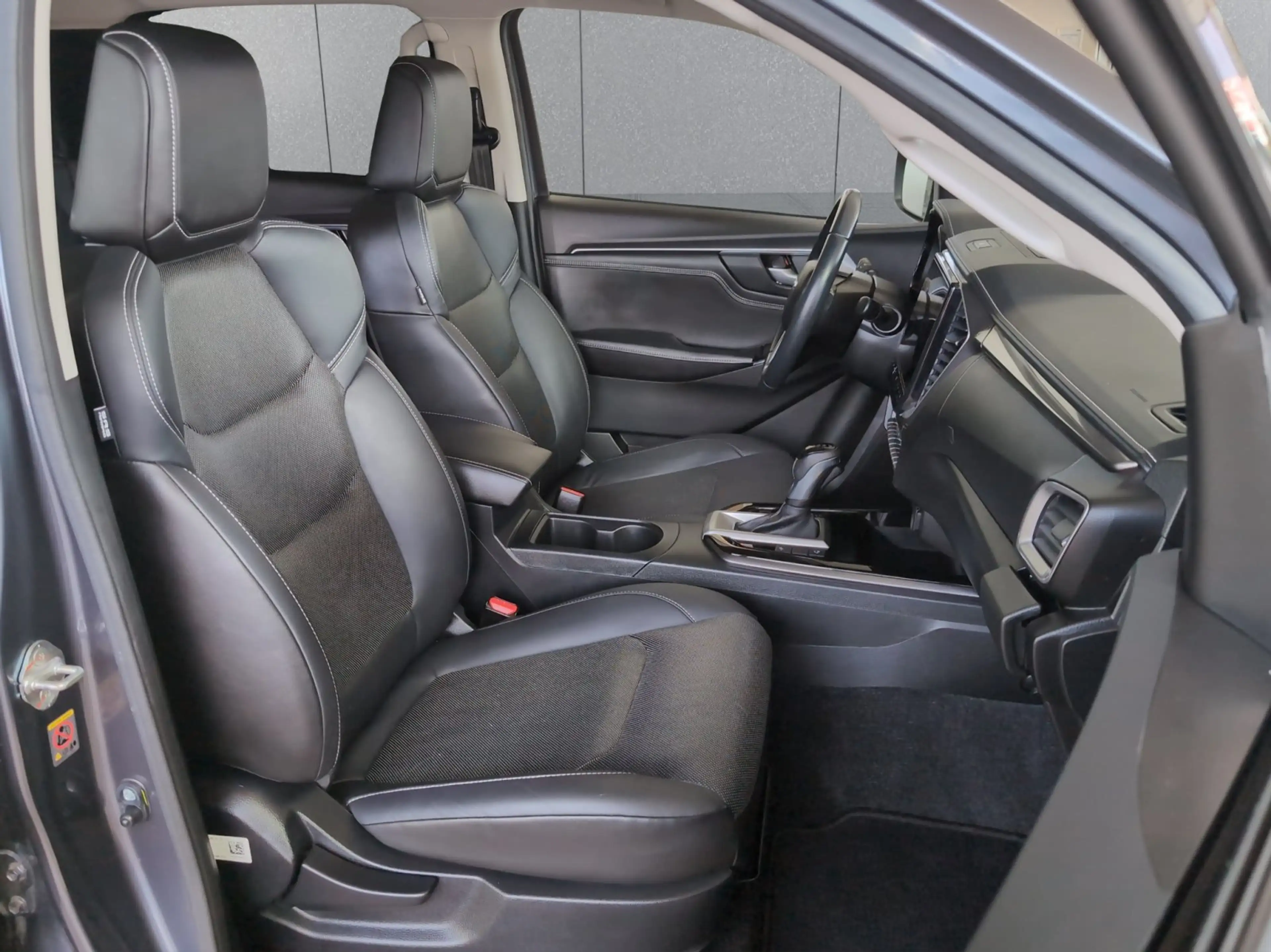 Isuzu D-Max 2.2 TD 4WD LSE DoKa/Hardtop/AHK/Kamera/DAB/MwSt. — photo 6