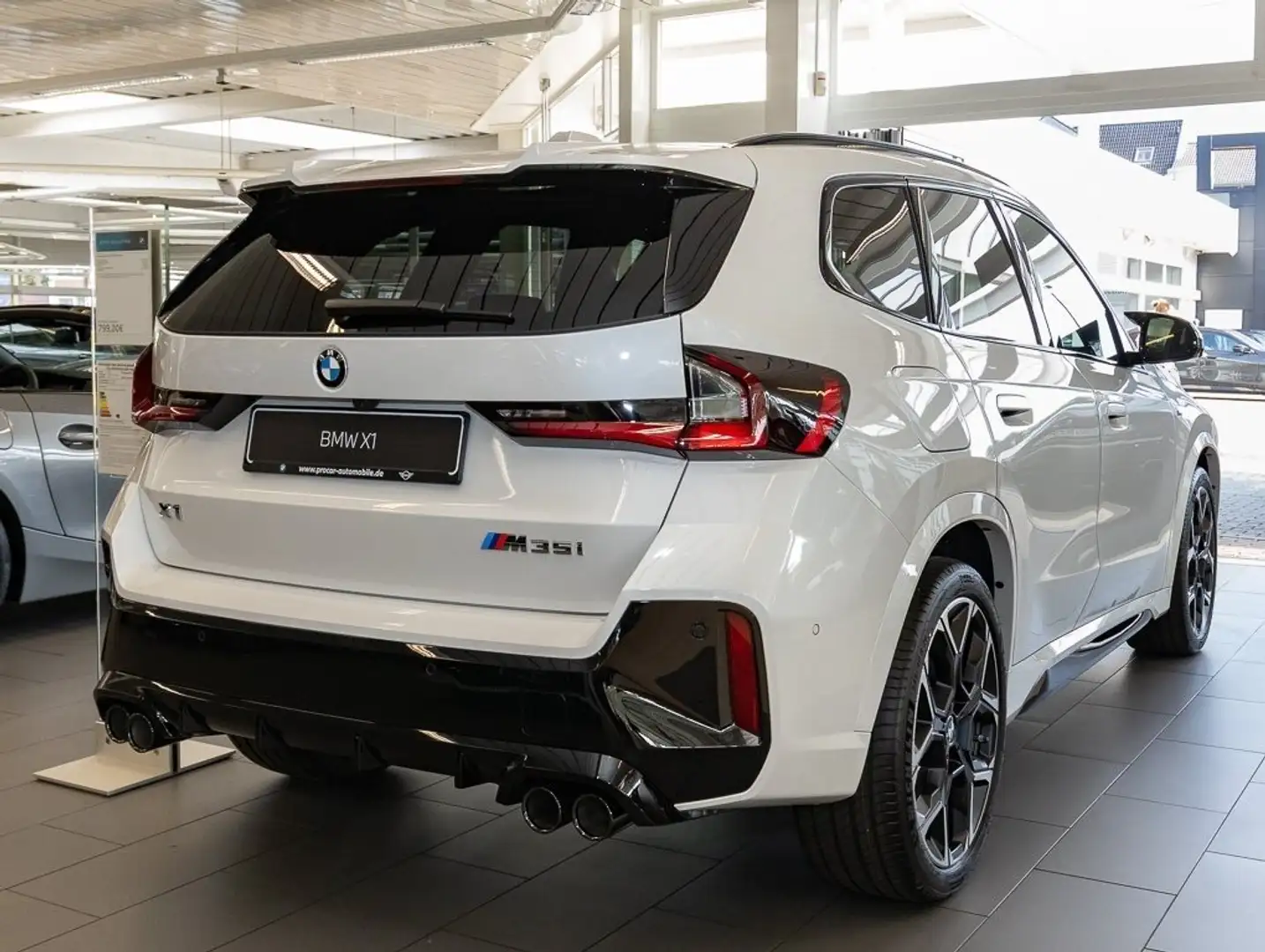 BMW X1 M35i xDrive U11 B48 Sportpaket Head-Up DAB Weiß - 2
