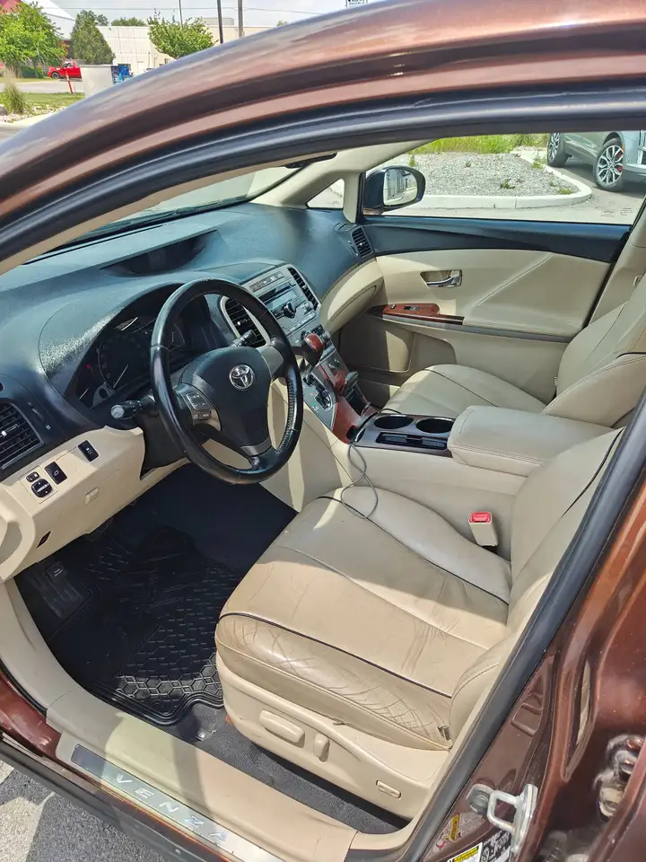 Toyota Venza снимка Toyota Venza