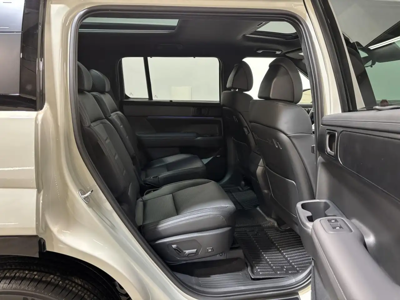 Hyundai SANTA FE photo Hyundai SANTA FE