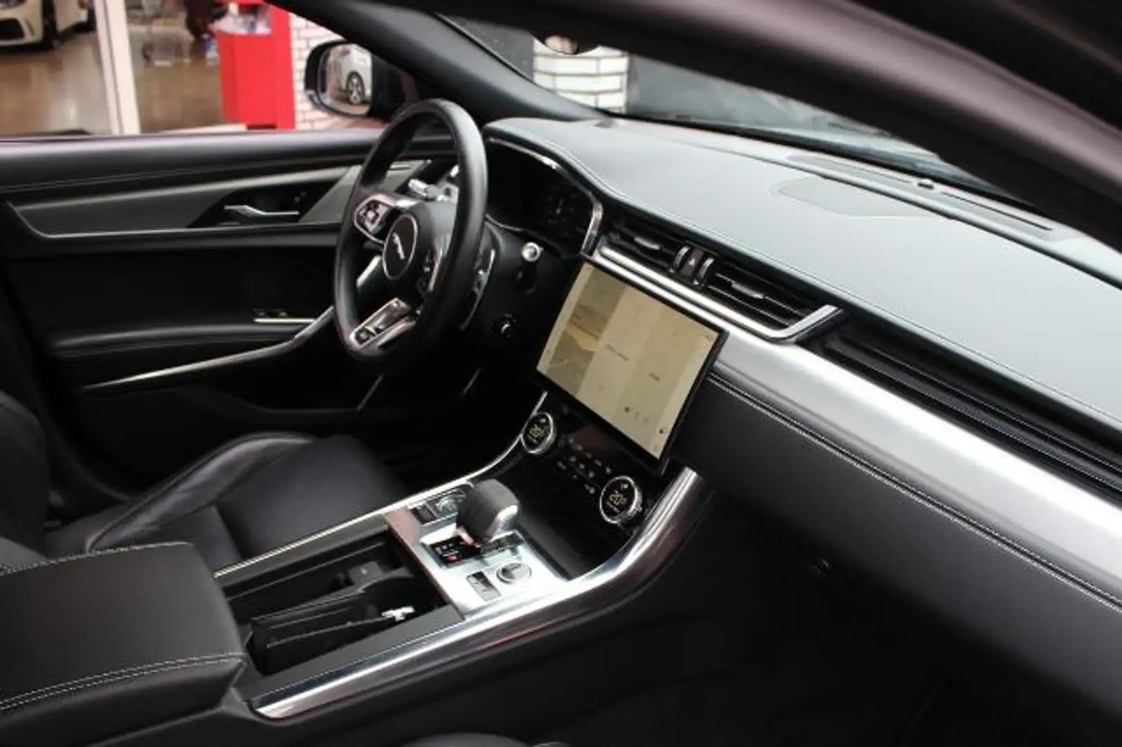Jaguar XF Sportbrake D200 R-Dyn. SE AWD Mild-Hybrid (E6d) - 2