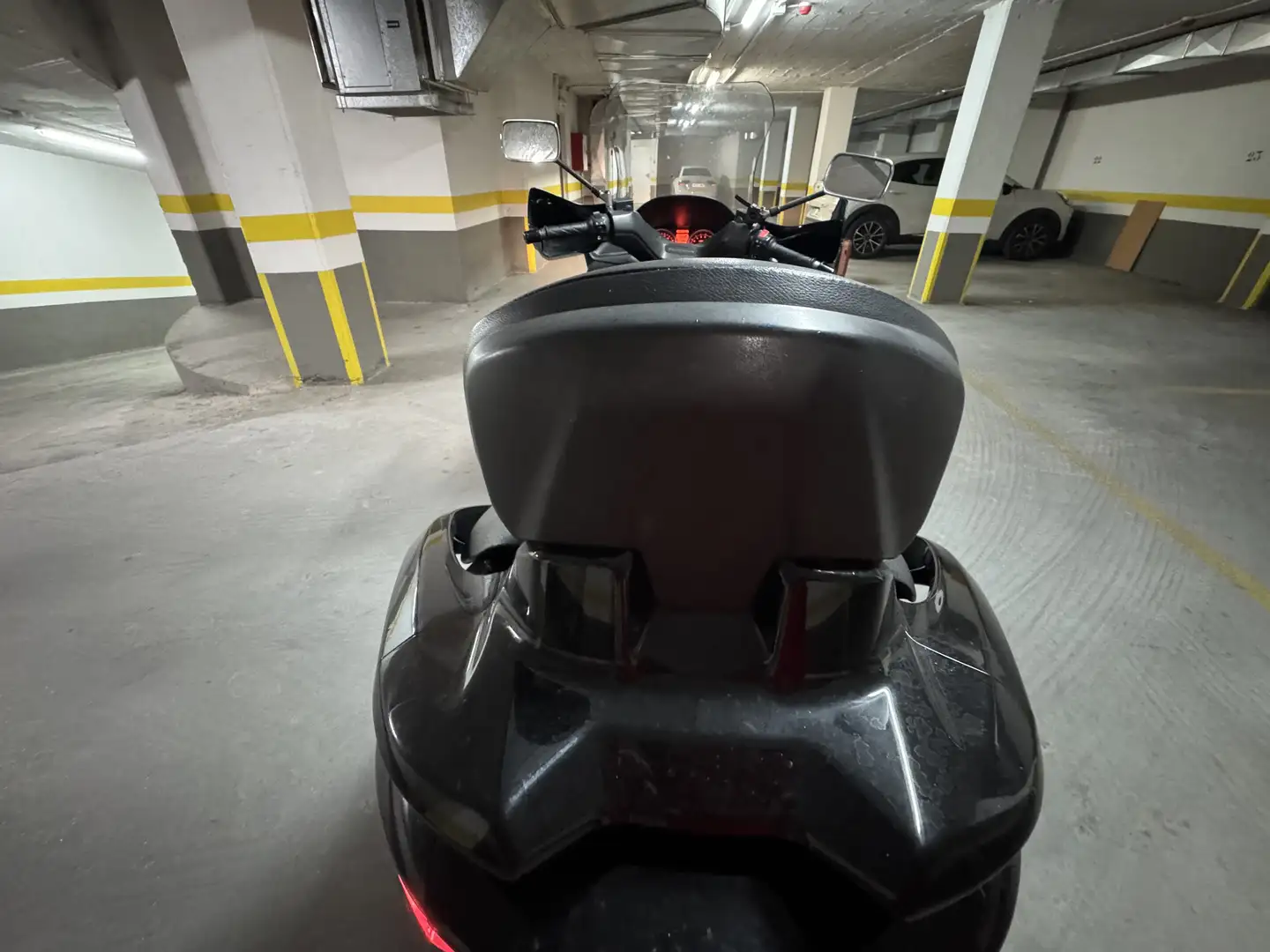 Suzuki Burgman 400 - 2