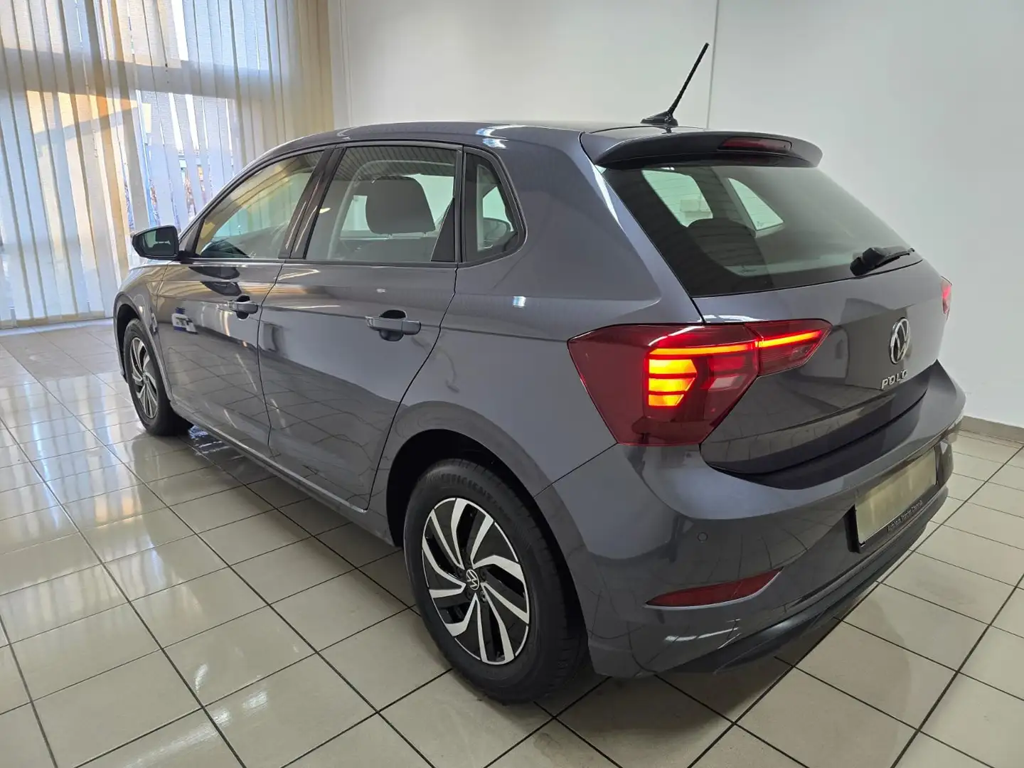 Volkswagen Polo VI Life LED Virtual CarPlay DAB Einparkhilfe 1.Han Grau - 2
