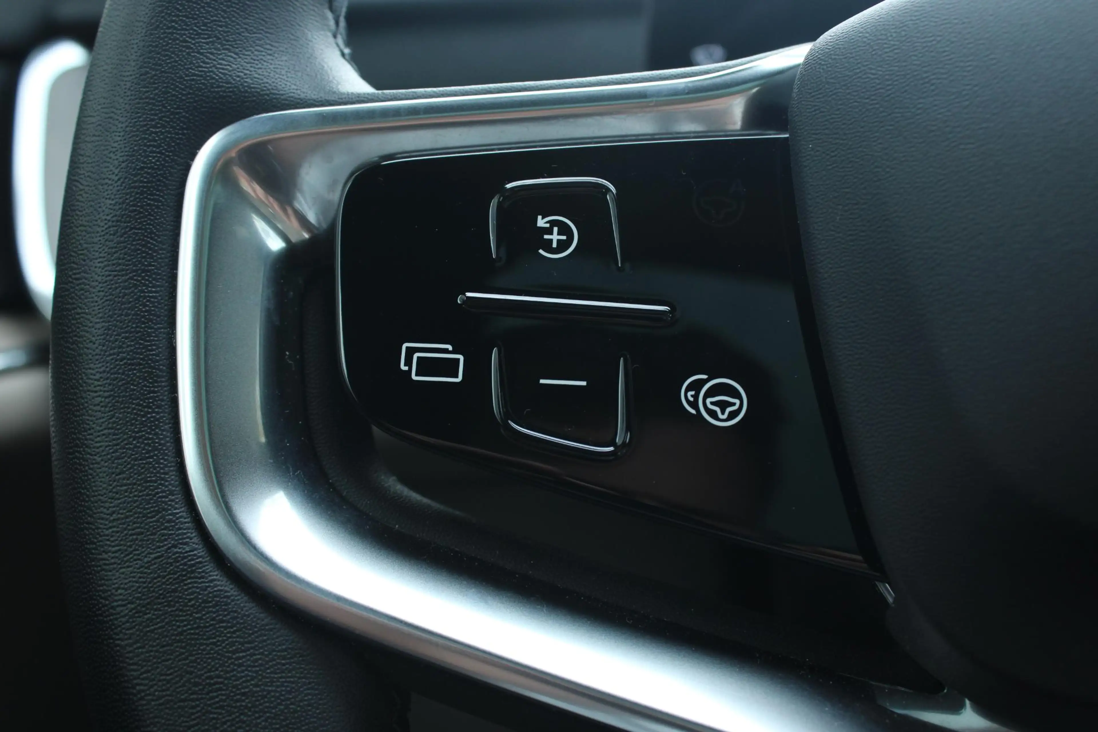 Volvo EX90 Twin Motor Ultra 7p. 111 kWh | All Season | Pilot — photo 15