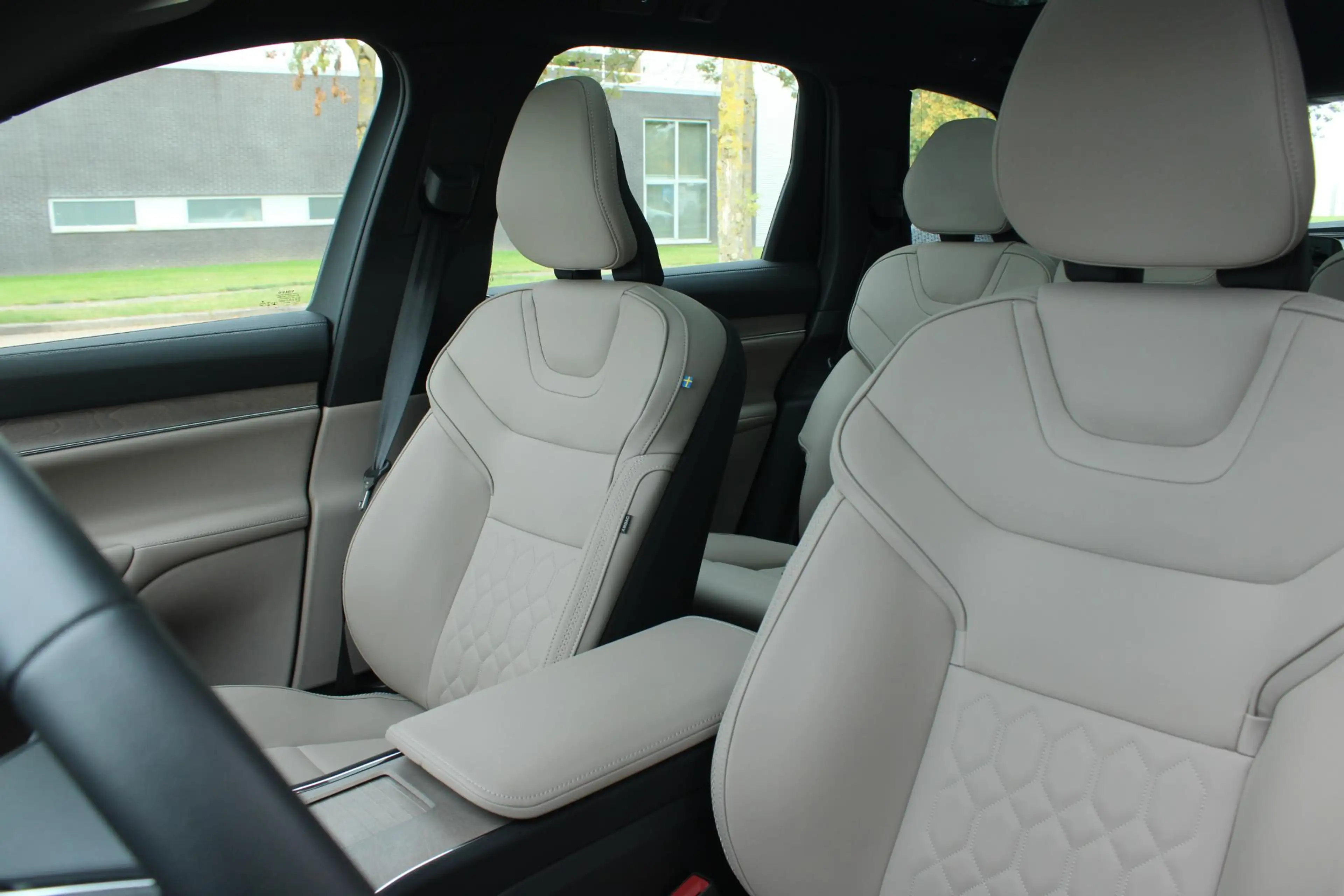 Volvo EX90 Twin Motor Ultra 7p. 111 kWh | All Season | Pilot — photo 13