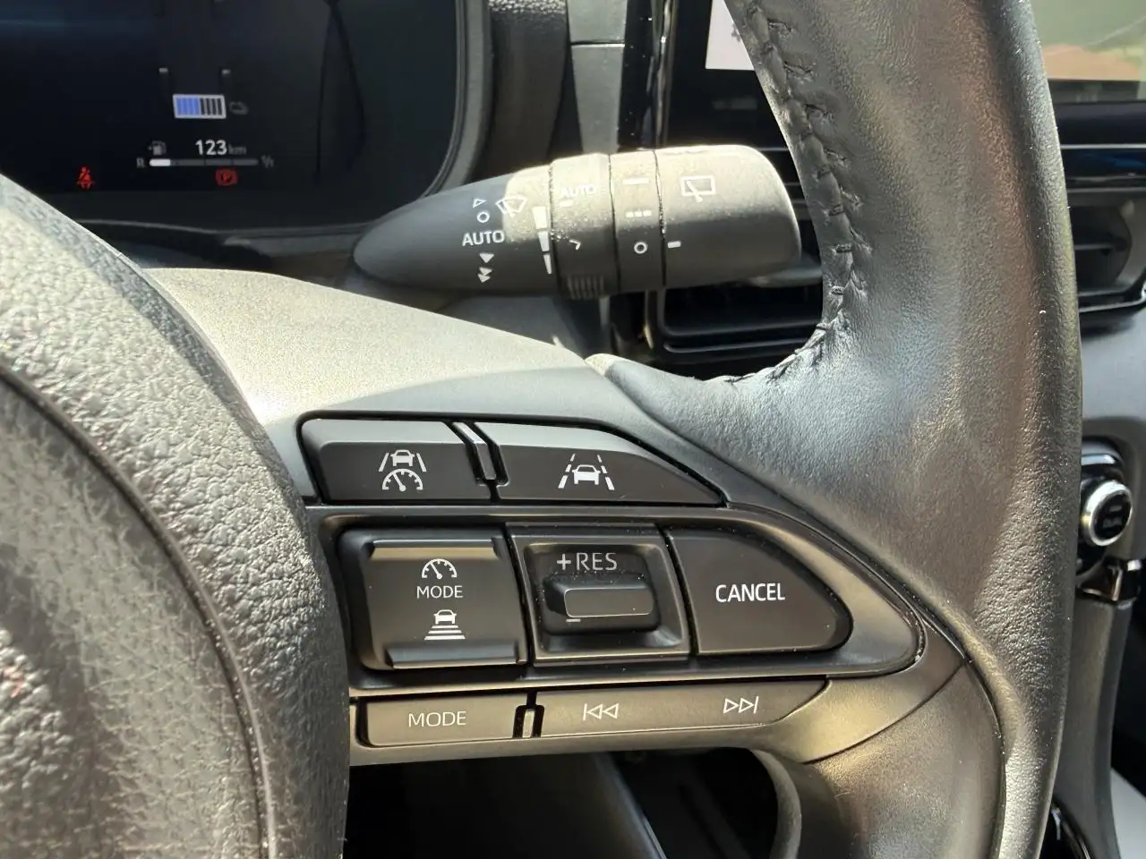 Toyota Yaris Yaris — photo 27