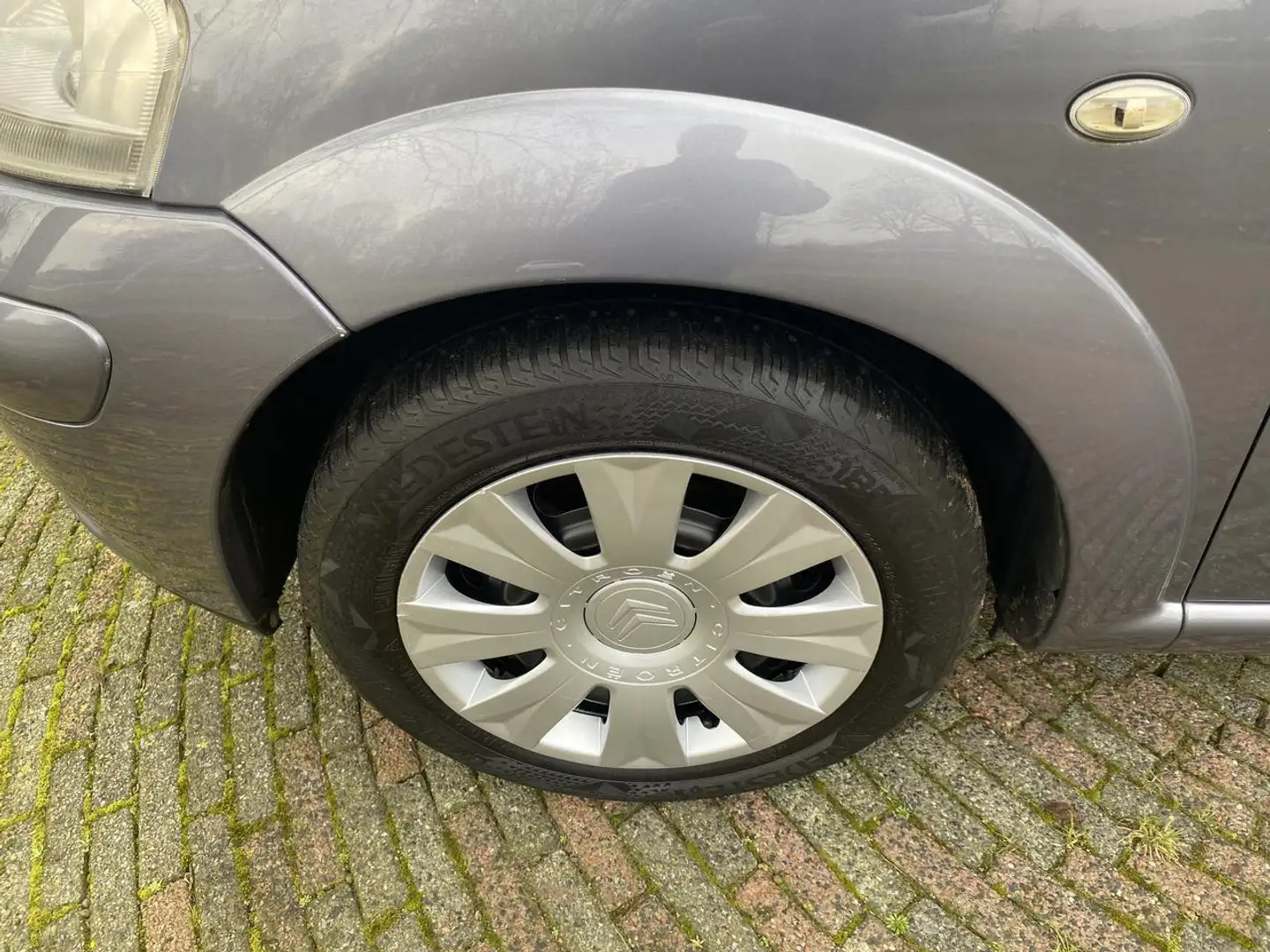 Citroen C3 1.4I EXCLUSIVE Violett - 2