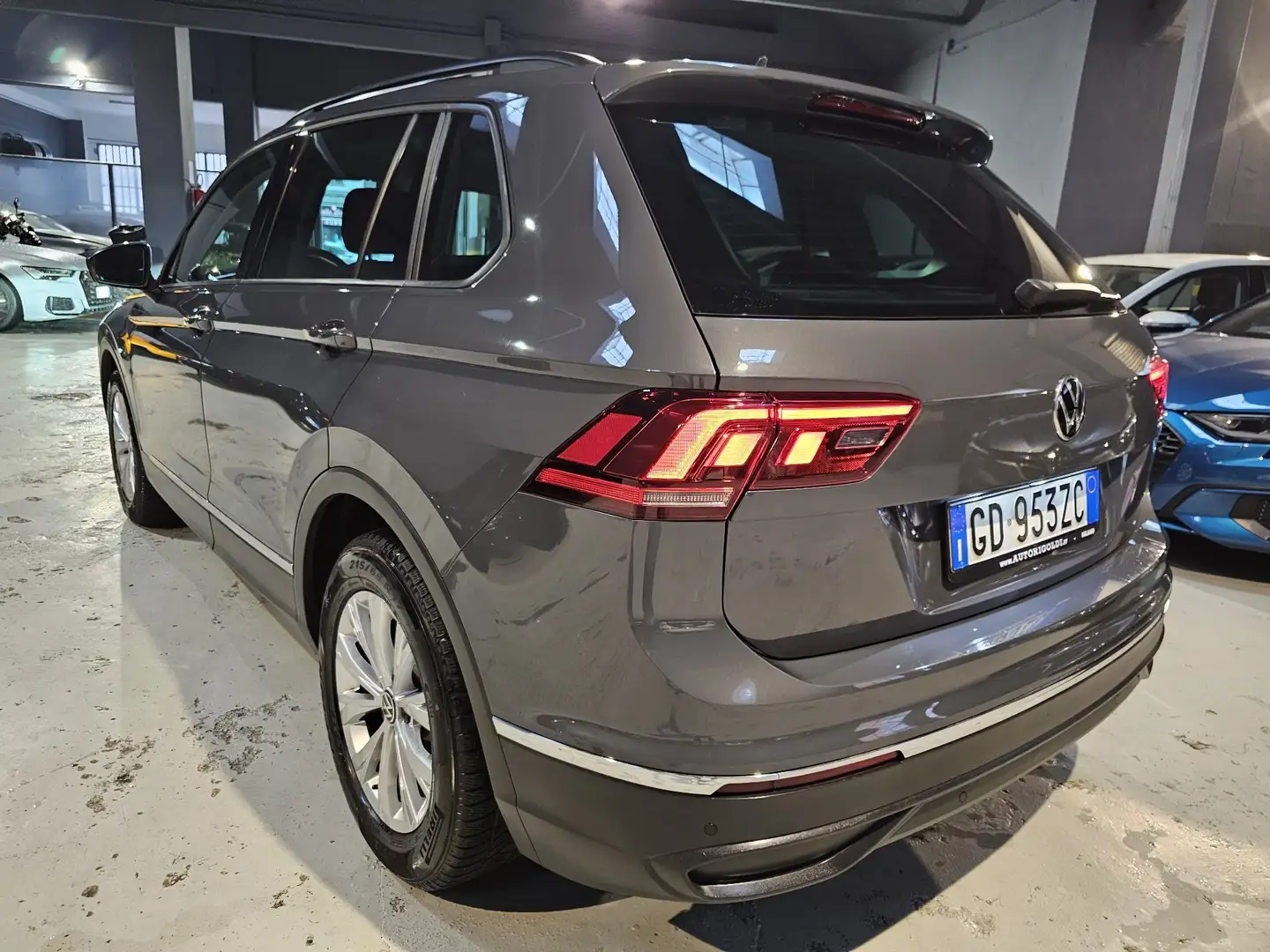 Volkswagen Tiguan BENZINA 1.5 TSI DSG 150 CV ELEGANCE NAVI CLIMA AUT Grijs - 2