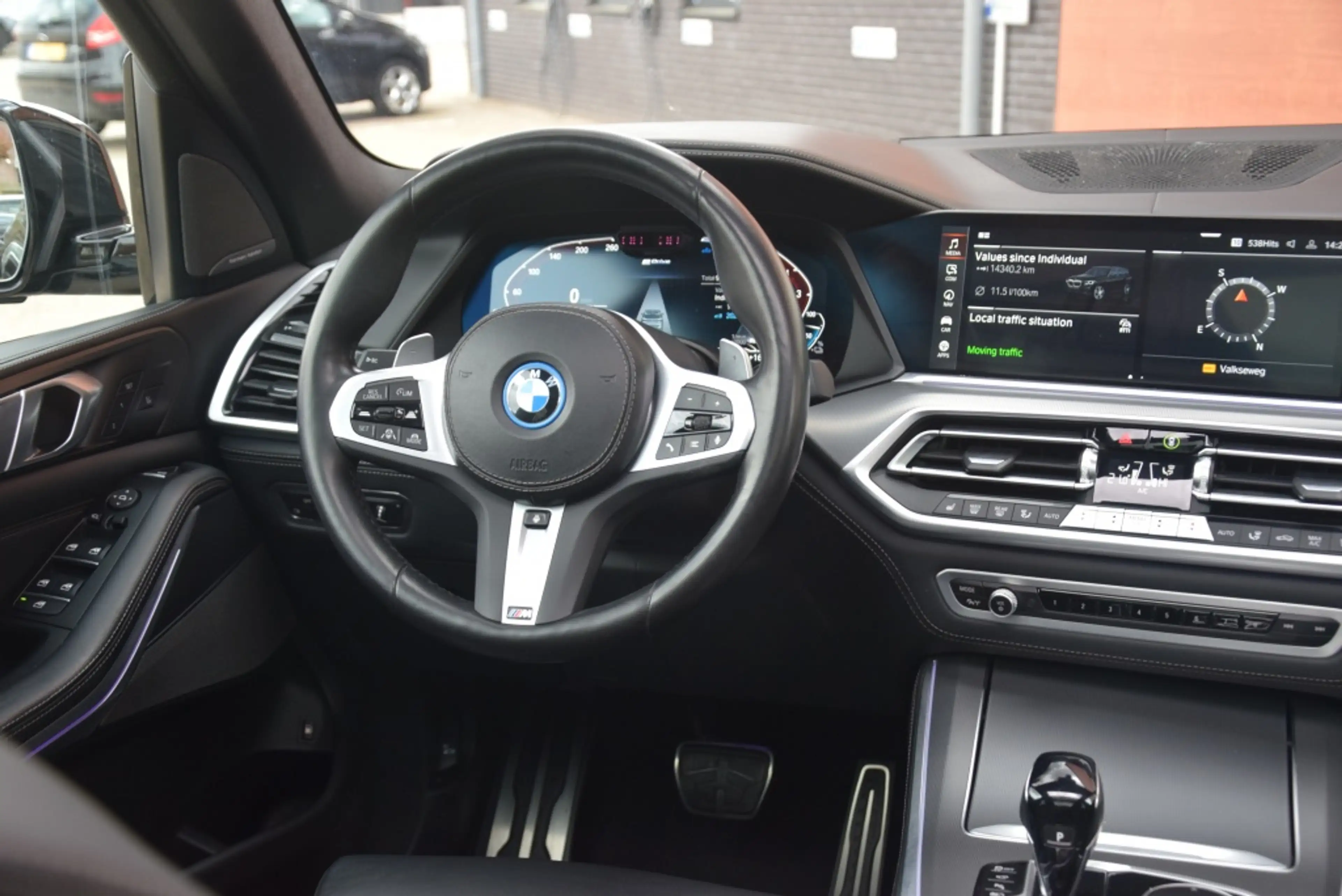 BMW X5 xDrive45e M-Sport Pano/Laser/22"/H&K/AdaptiveCruis — photo 17