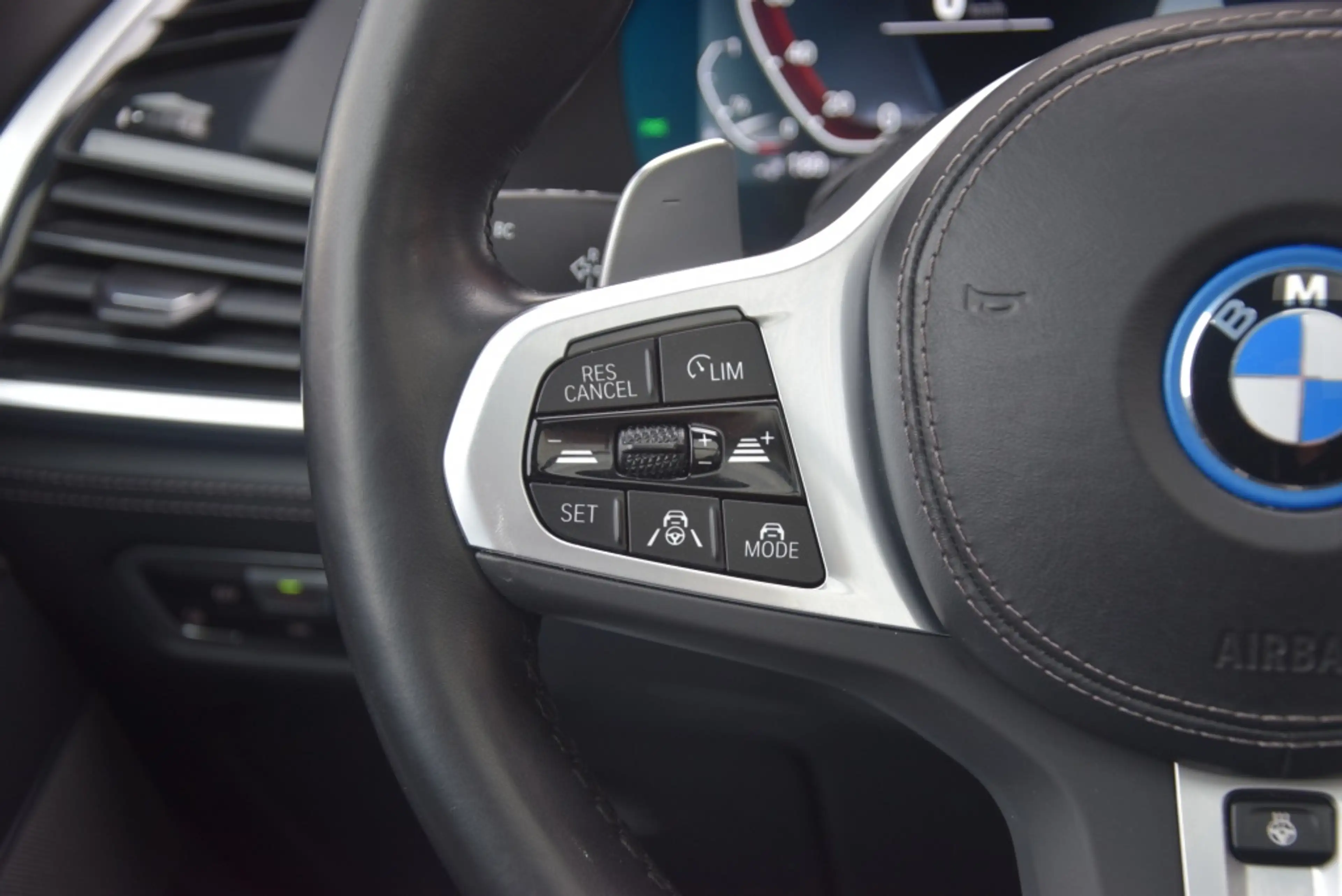 BMW X5 xDrive45e M-Sport Pano/Laser/22"/H&K/AdaptiveCruis — photo 30