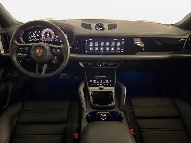Porsche Cayenne view 11