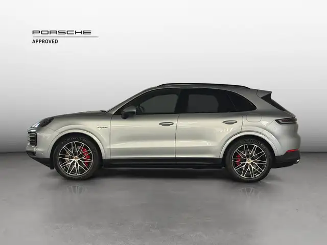 Porsche Cayenne view 2