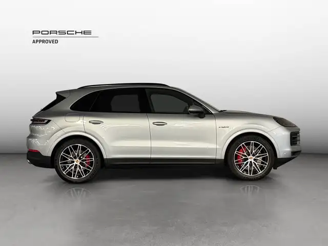 Porsche Cayenne view 6