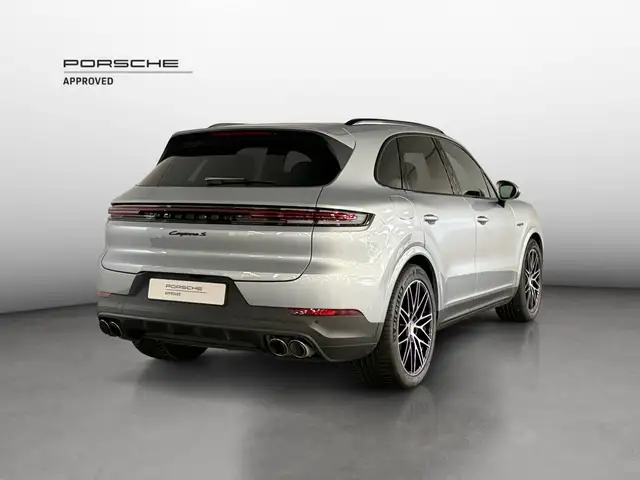 Porsche Cayenne view 5