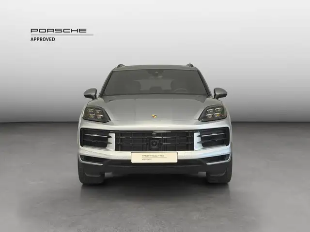 Porsche Cayenne view 8