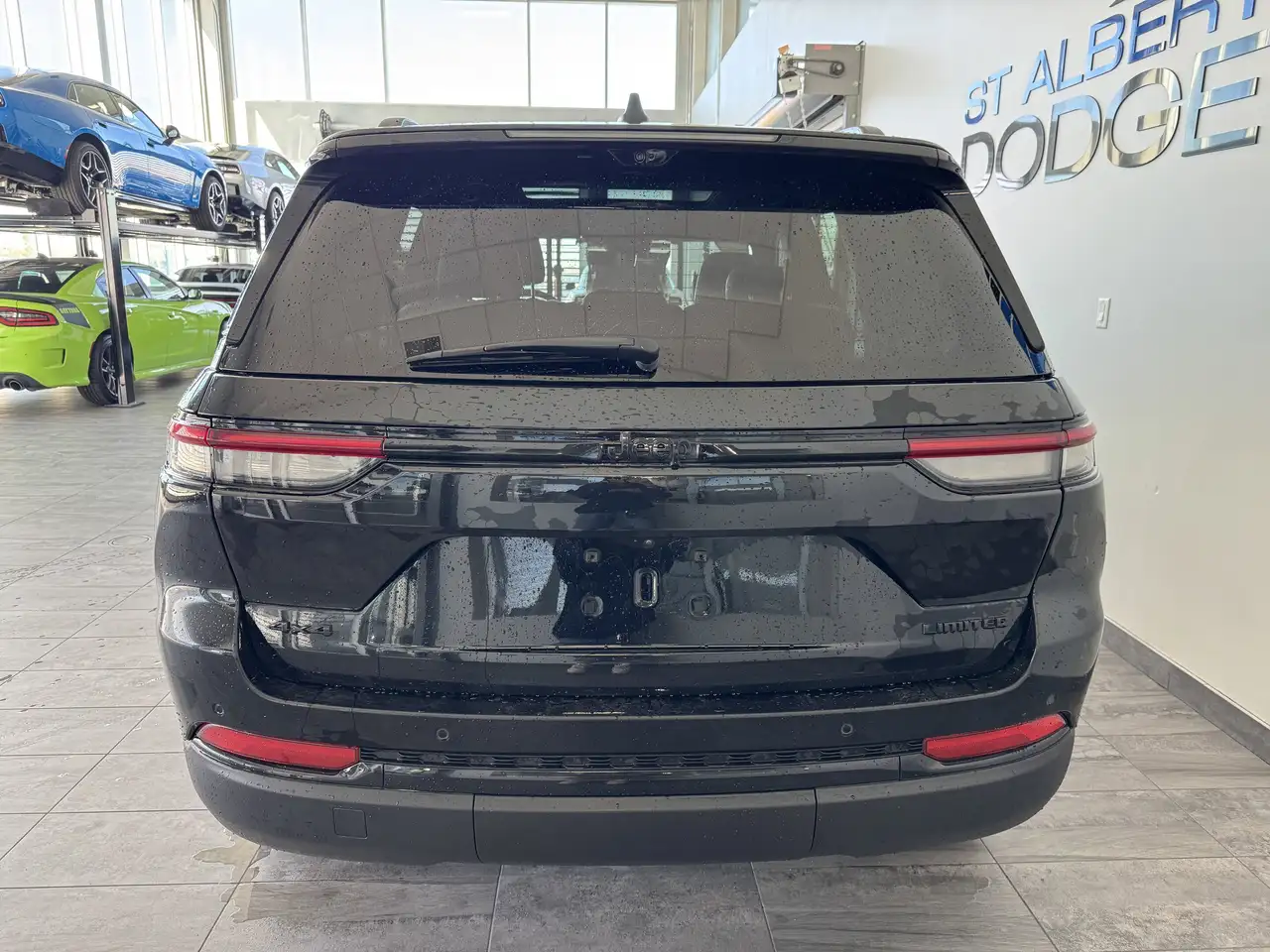 Jeep Grand Cherokee снимка Jeep Grand Cherokee