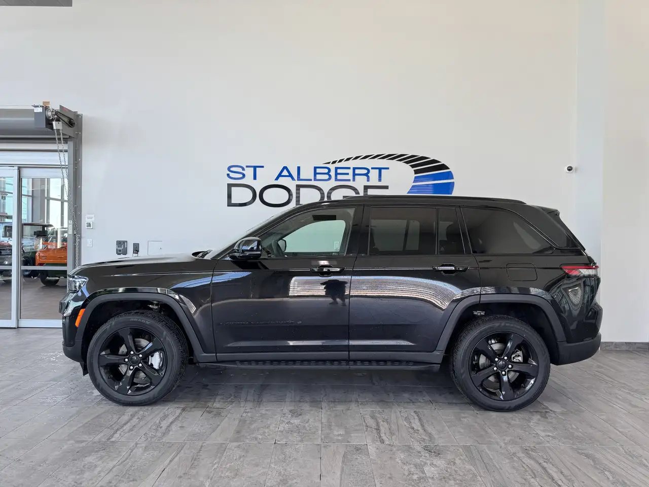 Jeep Grand Cherokee снимка Jeep Grand Cherokee