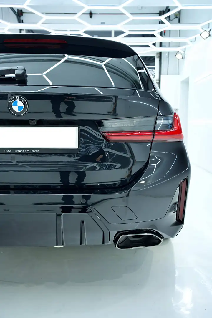 BMW 340 M340i Touring xDrive Schwarz - 2