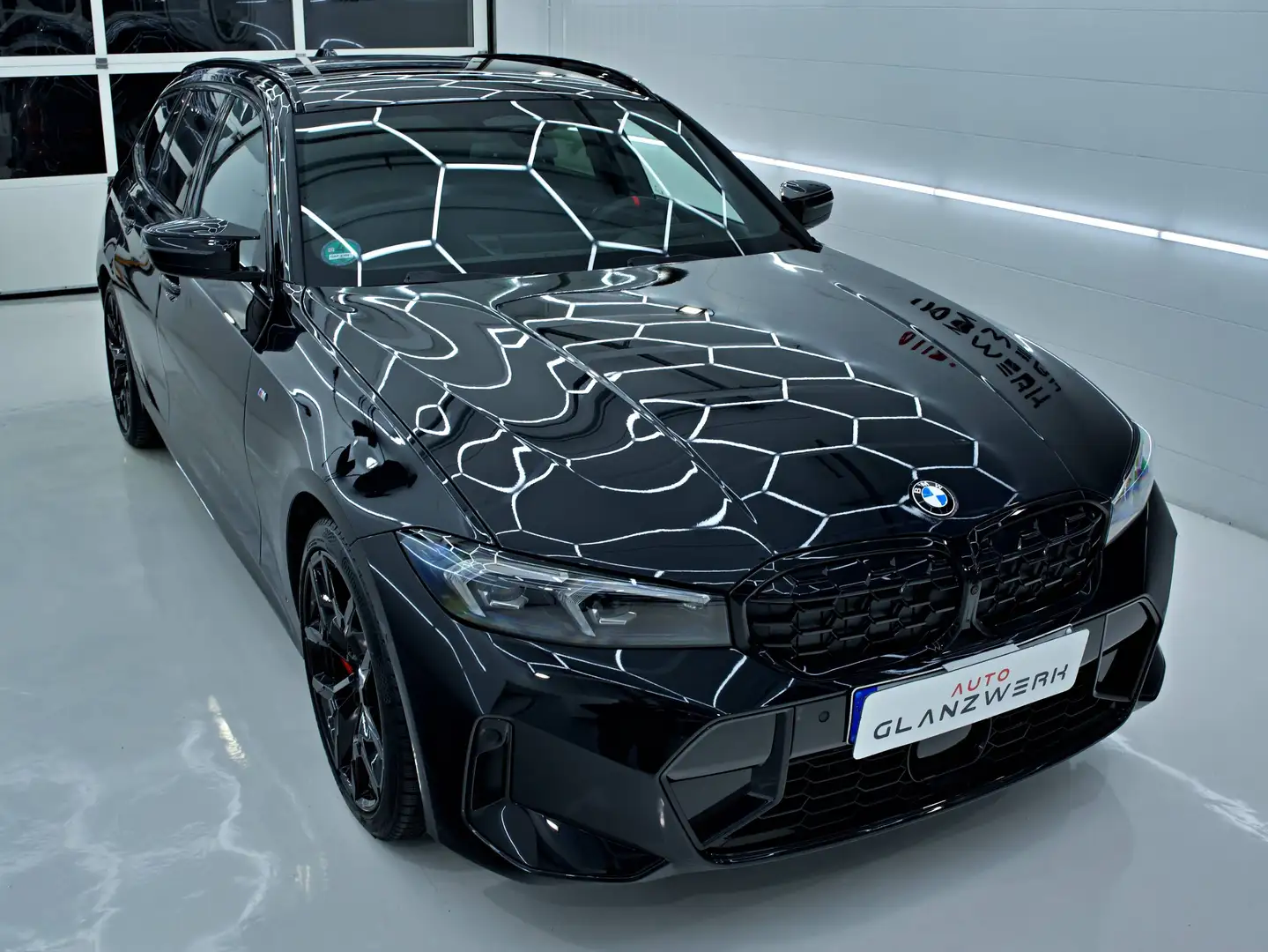 BMW 340 M340i Touring xDrive Schwarz - 1