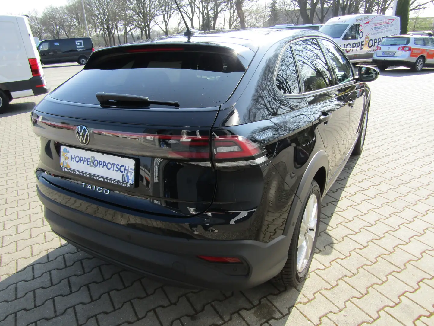 Volkswagen Taigo 1.5 TSI Move Navi App Connect Panorama LED Schwarz - 2