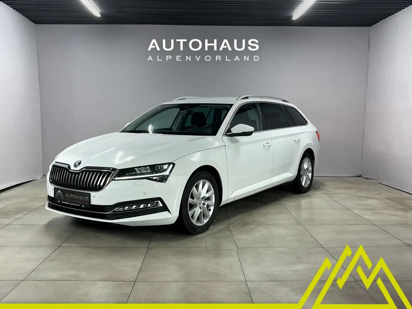 Skoda Superb 2.0 TDI Style Aut.***AHK-schwenkbar*** Weiß - 1
