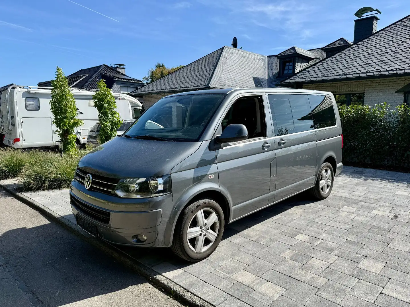Volkswagen T5 Transporter T5 Multivan Comfortline 4Motion 1,5l Öl 1000 Km Grau - 1
