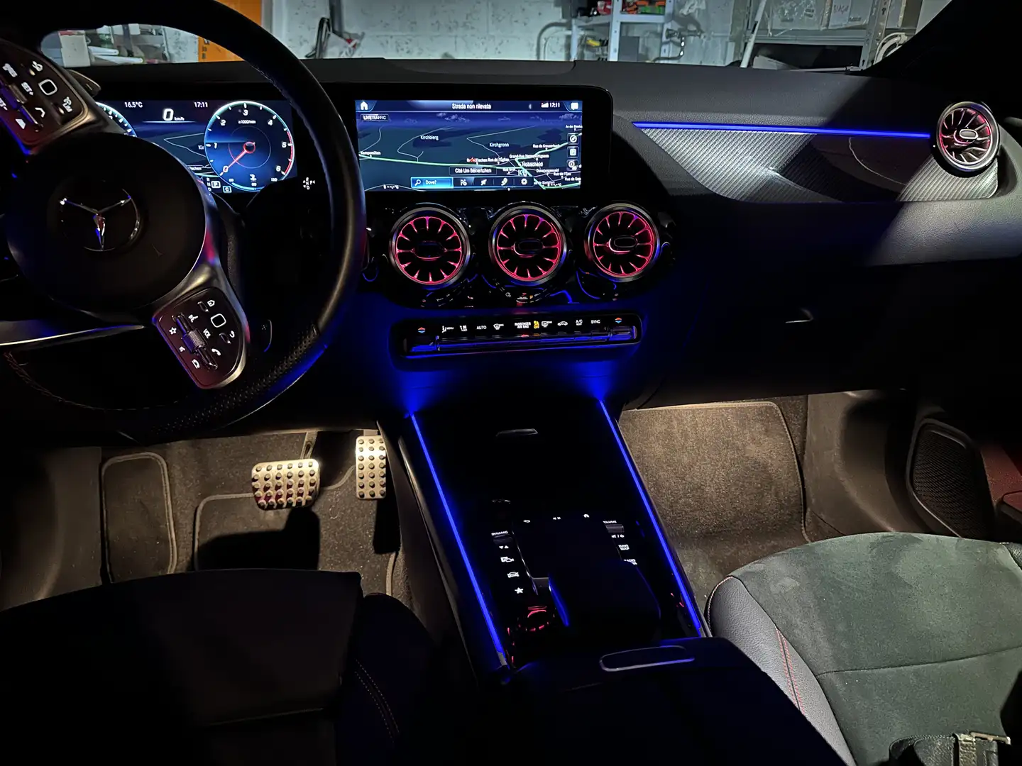 Mercedes-Benz B 200 AMG line - 1