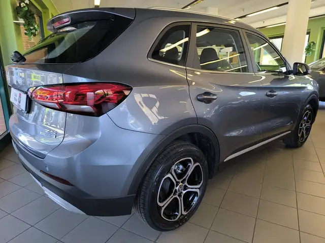 MG ZS view 9
