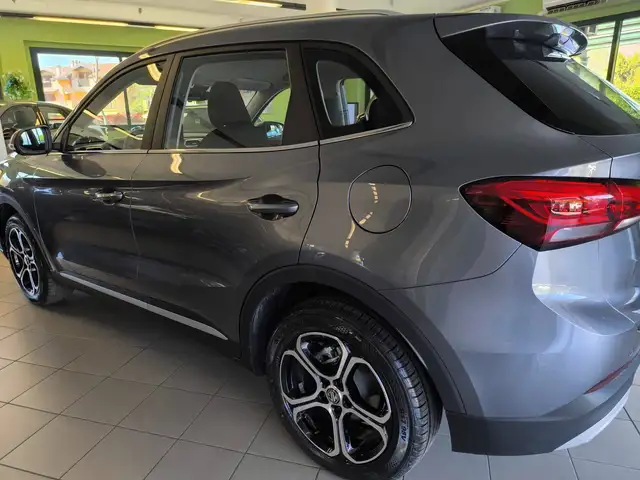 MG ZS view 7